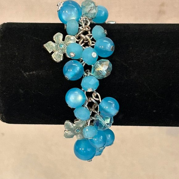 2pc. Silver tone Blue Beaded/Flower adjustable Necklace & Bracelet set - Picture 5 of 7